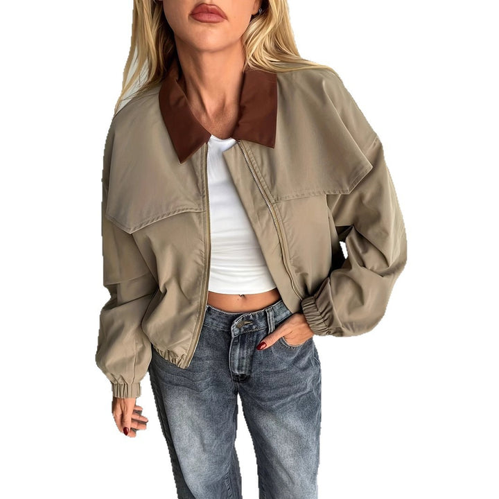 Casual short jacket for women with oversized cut and contrasting collar Chic und Stil
