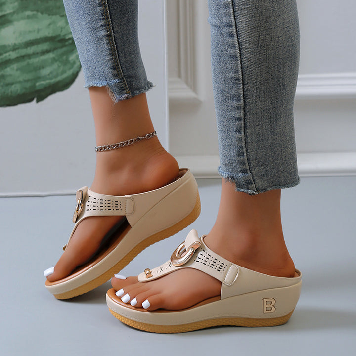 Ergonomic sole sandals for women with trendy design Lune London