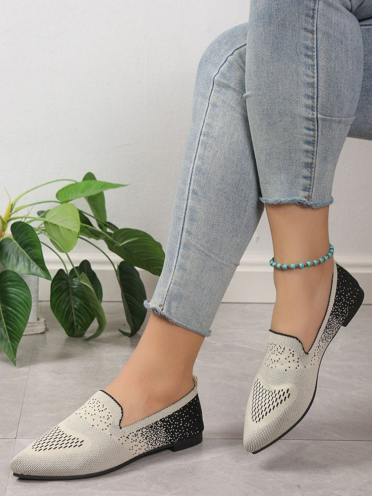 Ladies Elegant and comfortable ballet flats with a trendy top Lune London