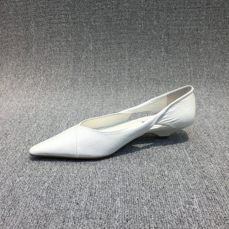 Women Refined Lace Ballet Flats with Smooth Leather Surface Lune London