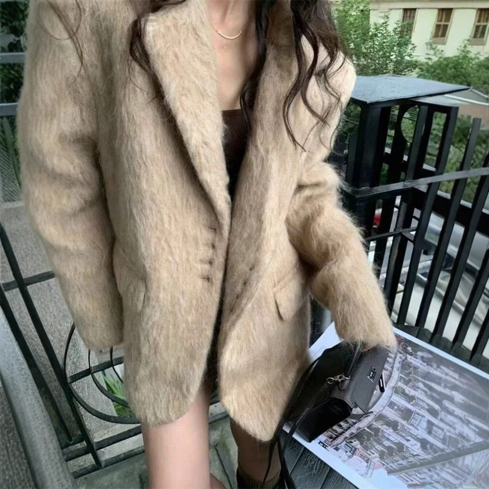 Women’s elegant wool blazer with soft fleece finish Lune London
