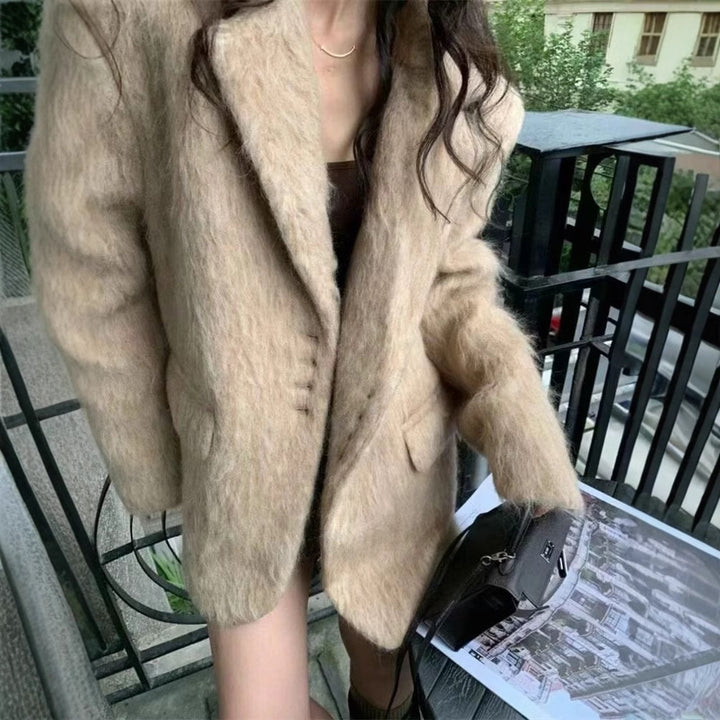 Women’s elegant wool blazer with soft fleece finish Lune London