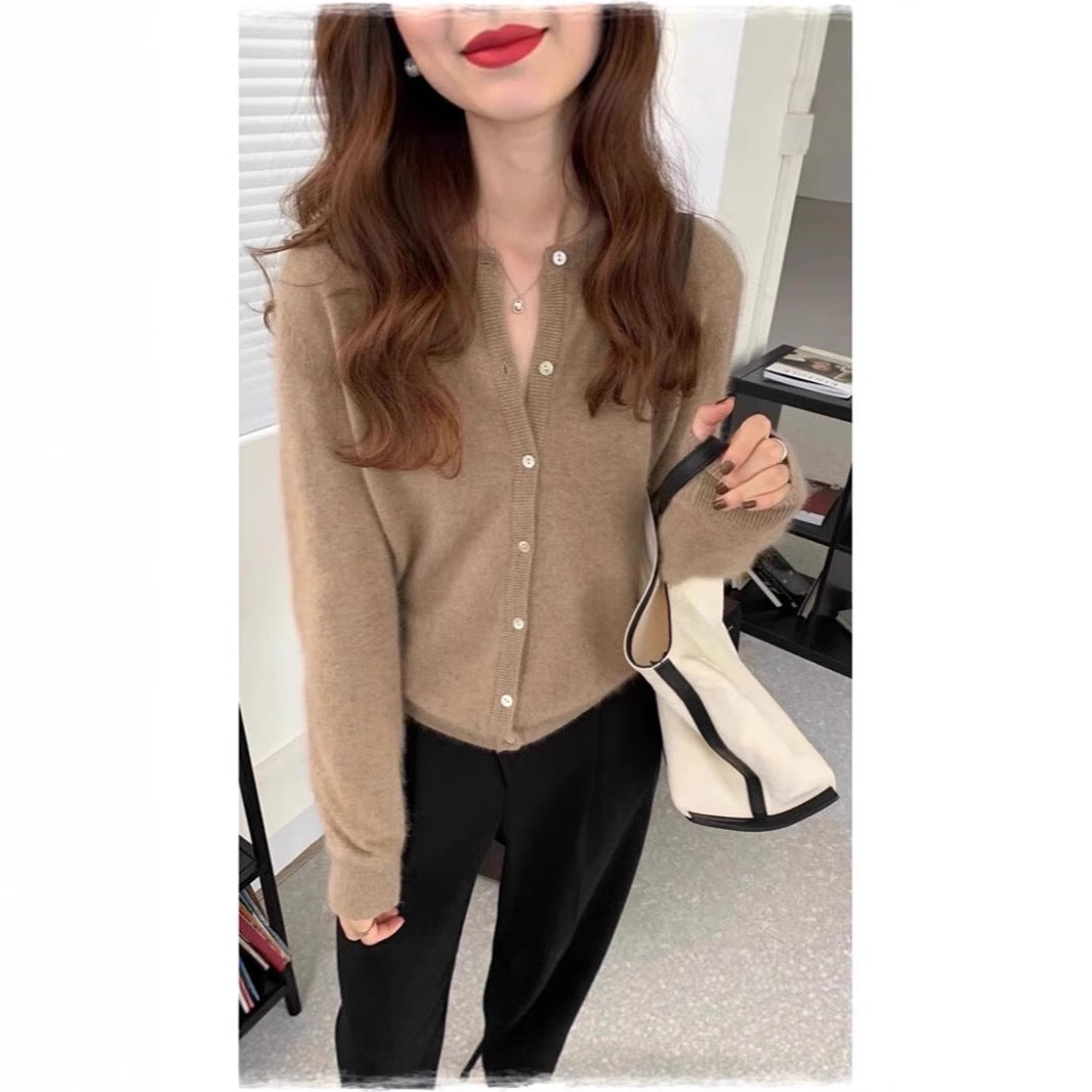 Ladies thin cardigan with button placket and soft material Lune London