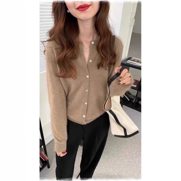 Ladies thin cardigan with button placket and soft material Lune London