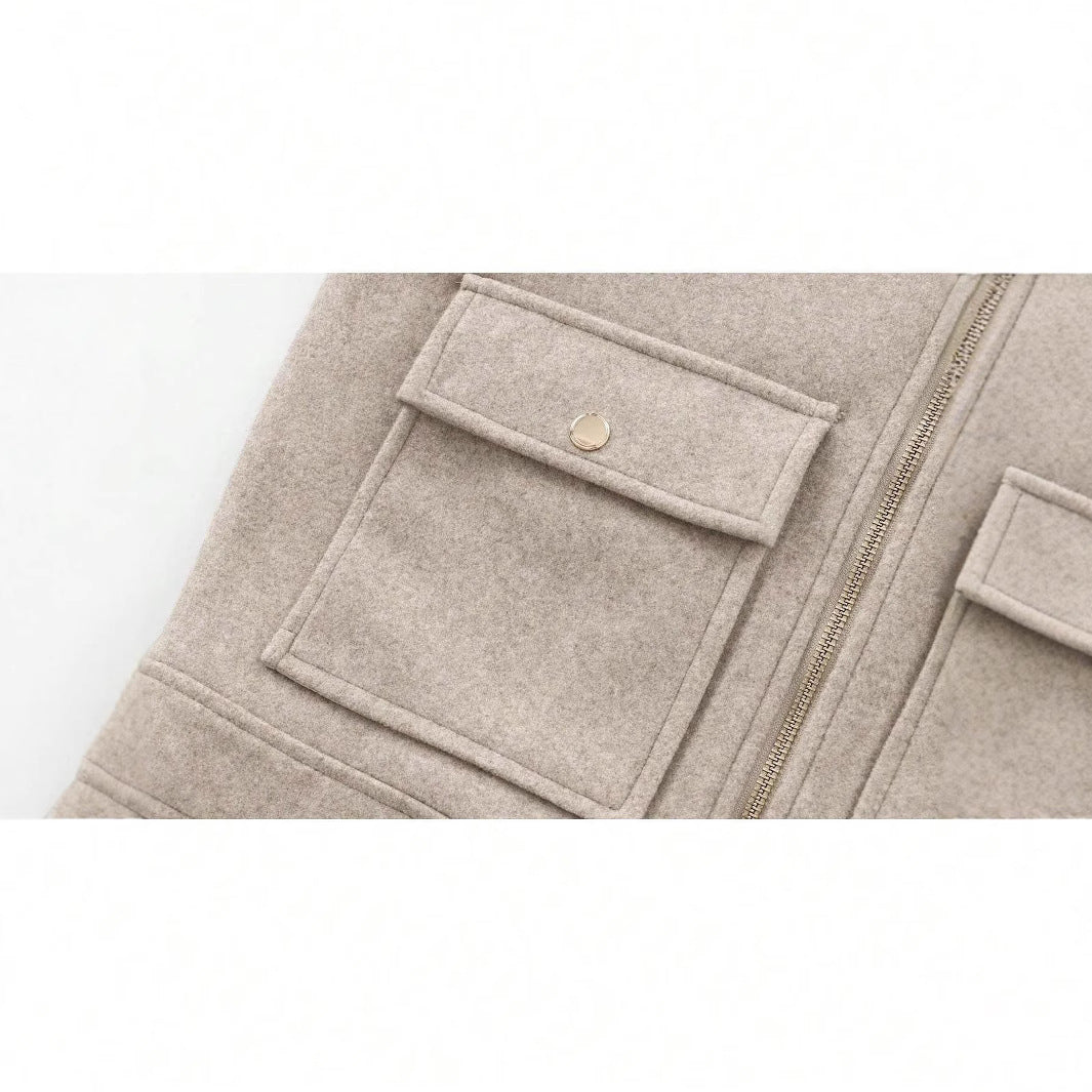 Trendy short jacket for women with practical flap pockets Lune London