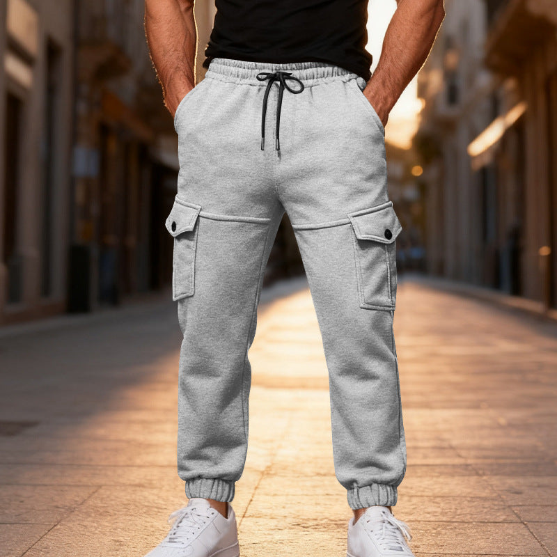 Men's cargo joggers with elastic waistband and practical side pockets Chic and style