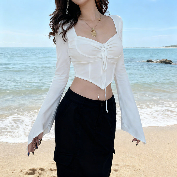 Women's cropped top with gathering and flared sleeves Chic & Stil