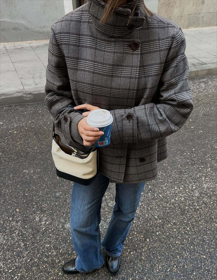 Veste surdimensionnée à carreaux pour femmes avec col haut Chic & Stil