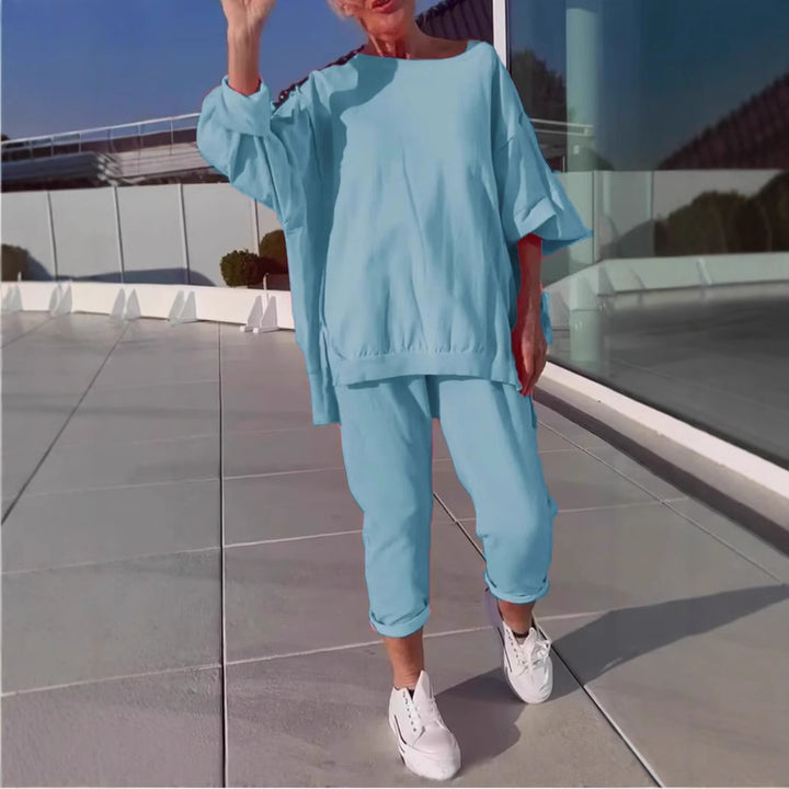 Ladies chic leisure outfit