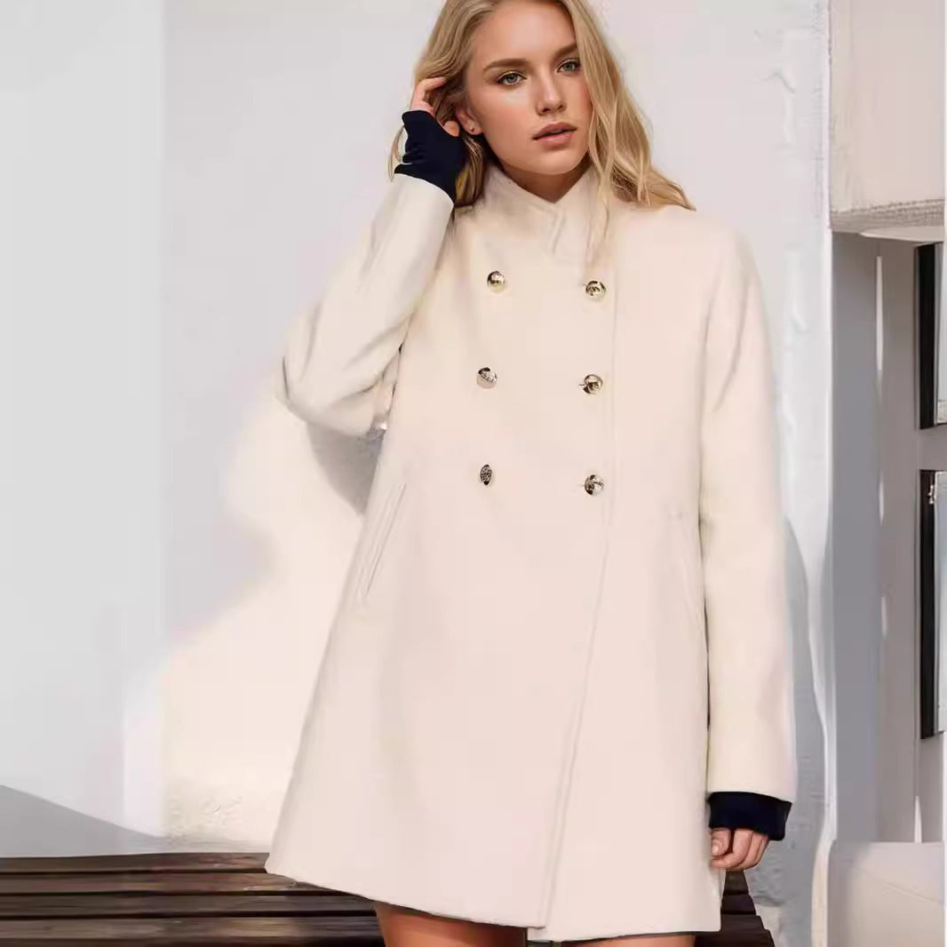 Elegant wool coat for women with double-breasted buttons and practical high collar Lune London