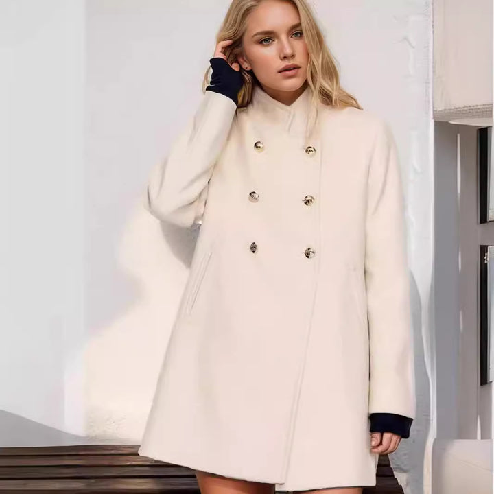 Elegant wool coat for women with double-breasted buttons and practical high collar Lune London