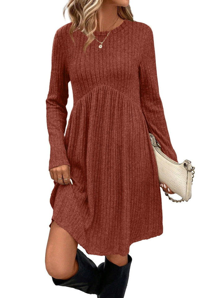 Casual maxi dress for women with ribbed design and pockets Lune London