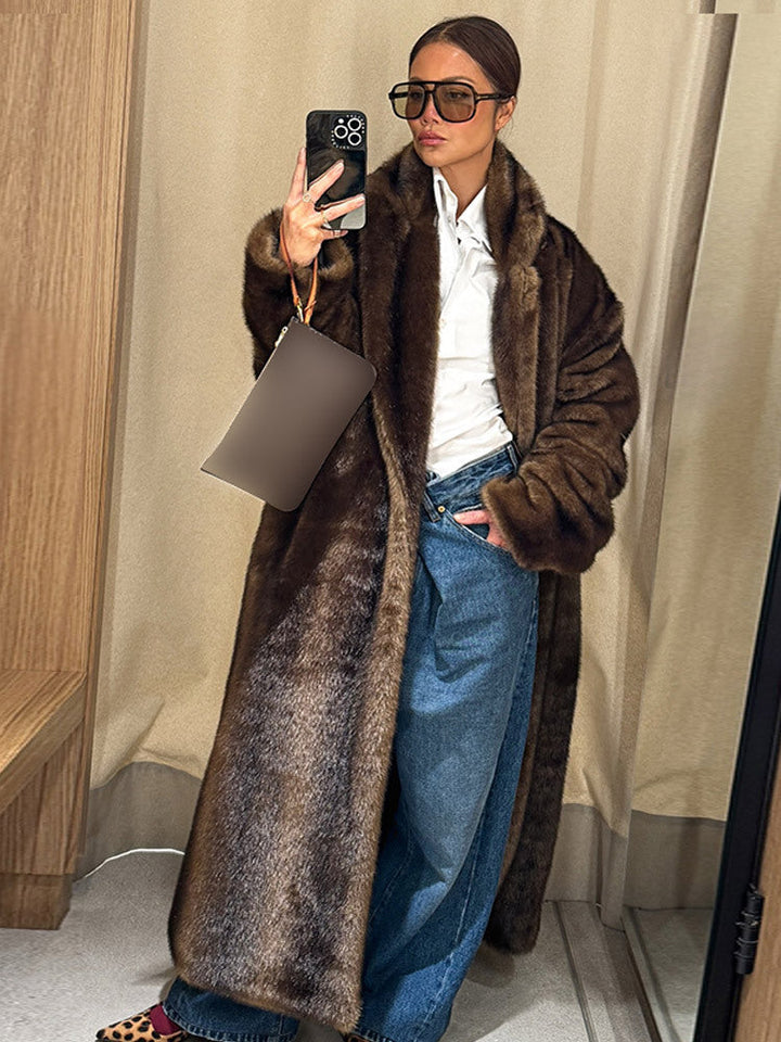 Women's Luxurious Faux Fur Coat with Elegant Cut Lune London