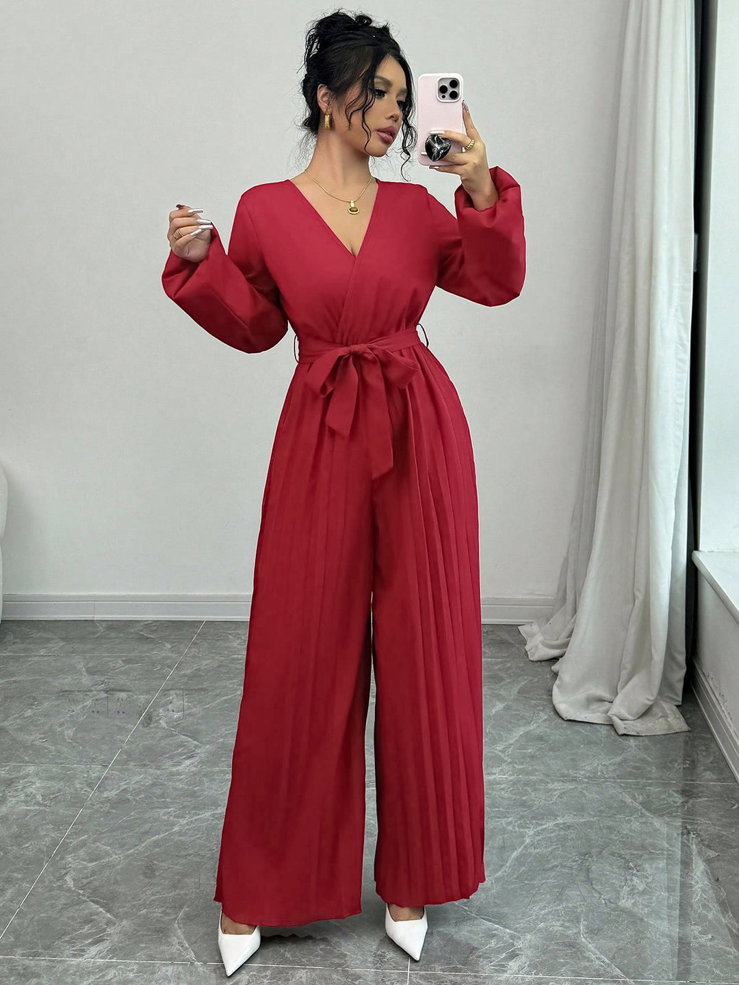 Lady Elegant jumpsuit with adjustable belt and pleated cut Lune London