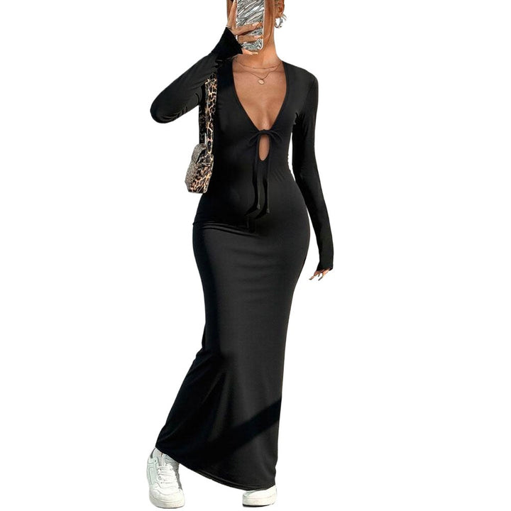 Robe maxi pour femmes avec décolleté en V profond et fermeture à nœud stylée Chic & Stil