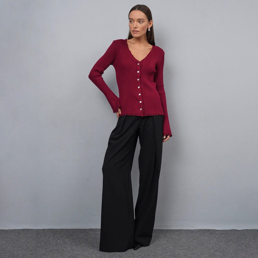 Casual women's cardigan with button opening and refined hem Lune London