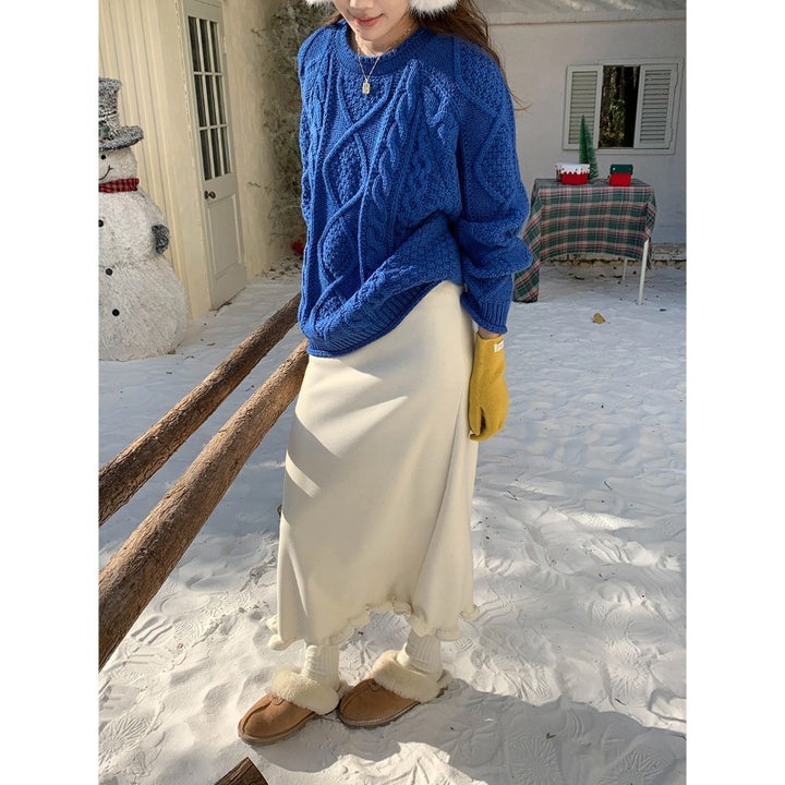 Women's cozy knitted sweater with cable pattern Chic & Stil