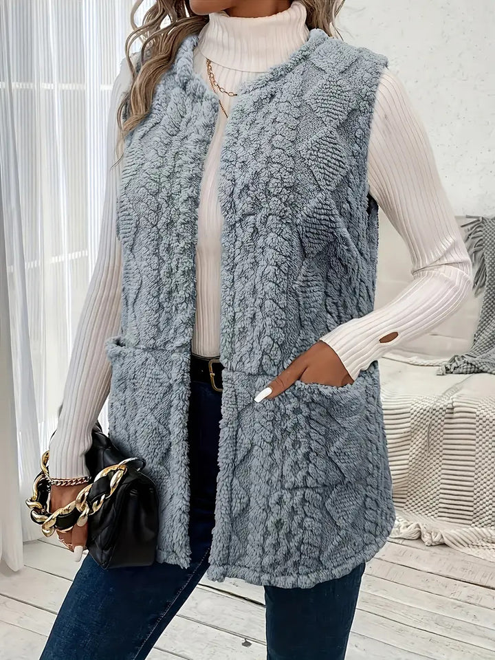 Knitted cardigan for women with luxurious upper material Lune London