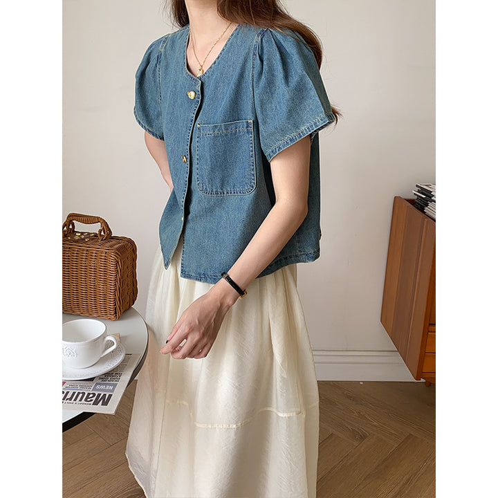Women's casual denim jacket with voluminous sleeves and practical pockets Chic & Stil