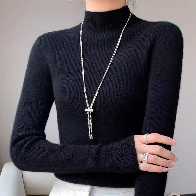 Elegant turtleneck sweater for women in fine wool Lune London