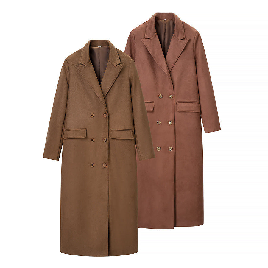 Manteau long élégant pour femmes avec patte de boutonnage double et col pratique Chic & Stil
