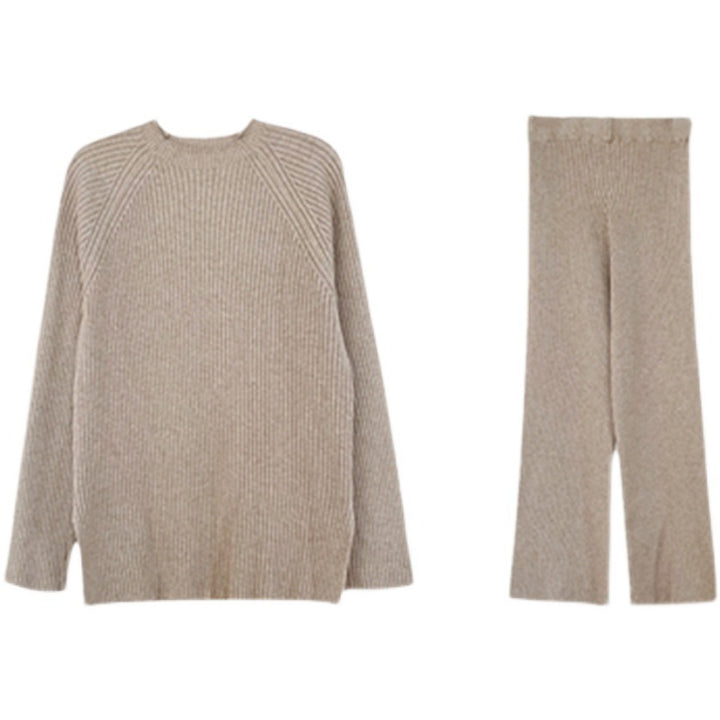 Knitted set for women with a relaxed fit and elegant design Lune London