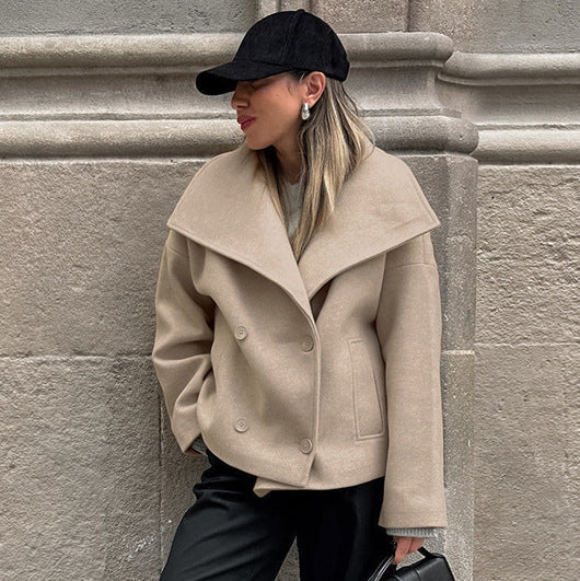 Oversized casual jacket for women with wide collar and button details Lune London