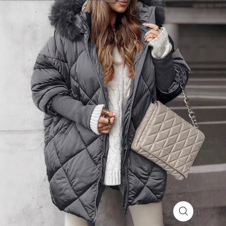 Ladies oversized quilted jacket with removable faux fur collar Lune London