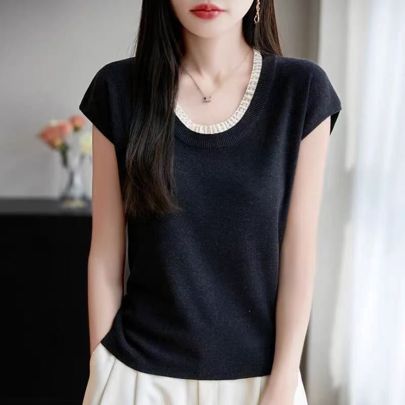 Elegant knitted top for women with decorative neckline Lune London