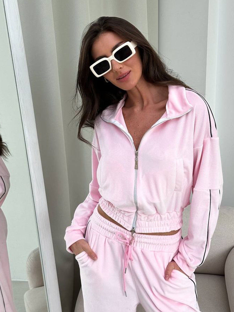 Women's sports set with elastic waistband and contrasting side stripes Lune London