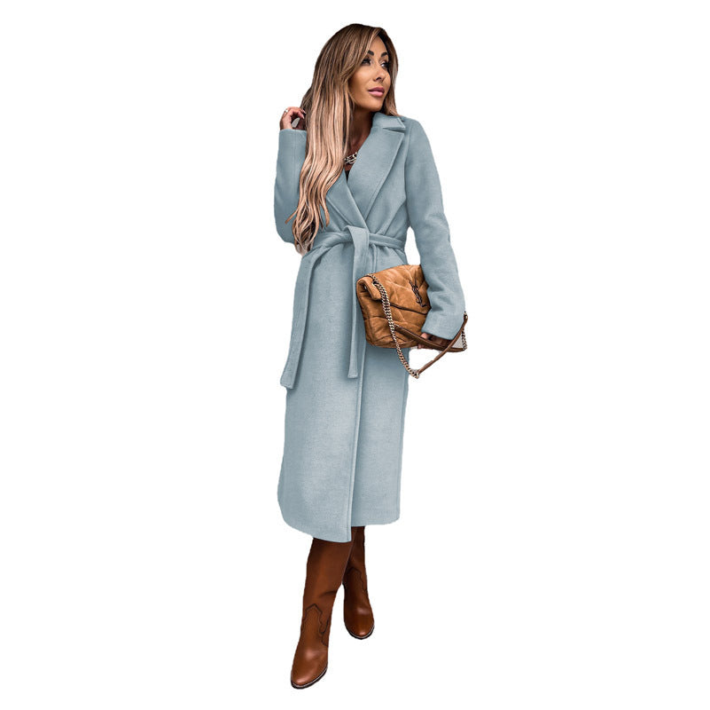 Elegant wool coat for women with a belt and classic lapels Lune London