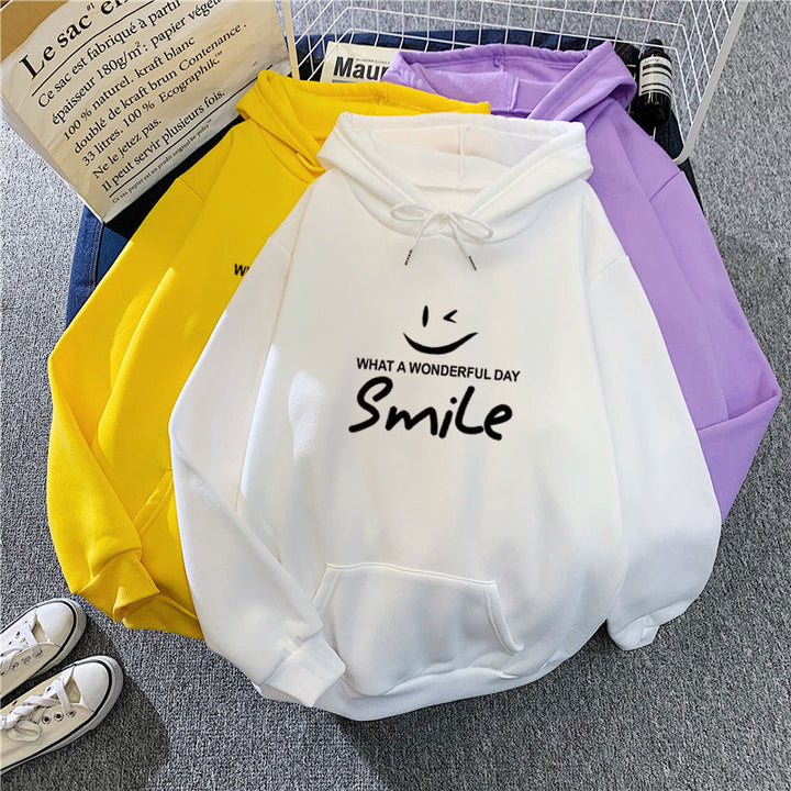 Women's hoodie with cheerful smile print Chic & Stil