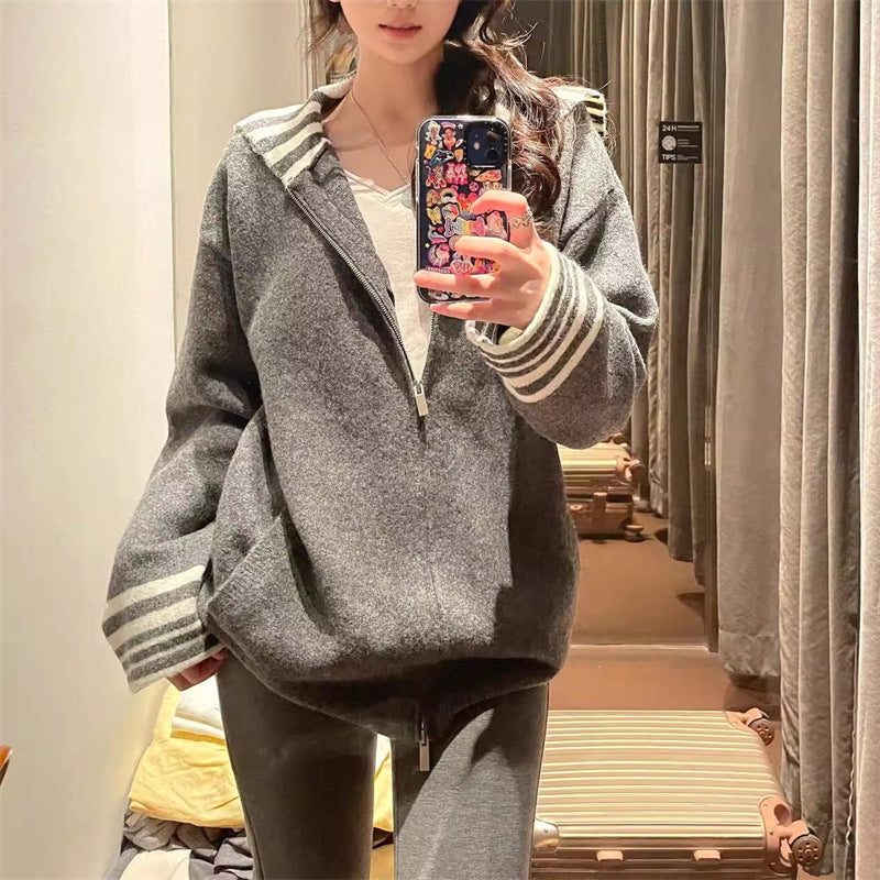 Cardigan décontracté à la mode pour femmes avec des poignets de manches rayés Chic & Stil