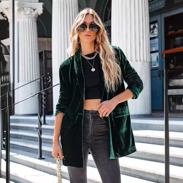 Ladies elegant velvet blazer with pockets Lune London