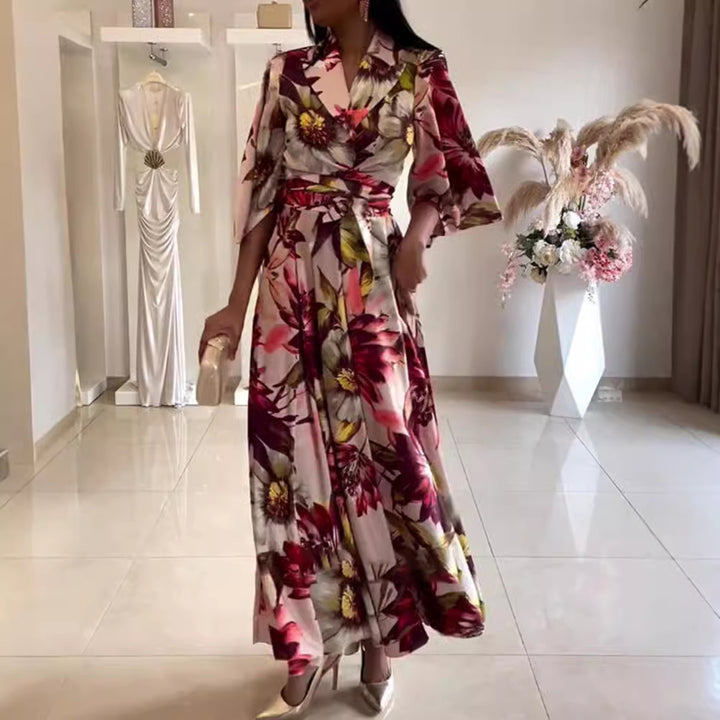 Robe florale élégante pour femmes avec ceinture ajustée et manches larges Chic & Stil
