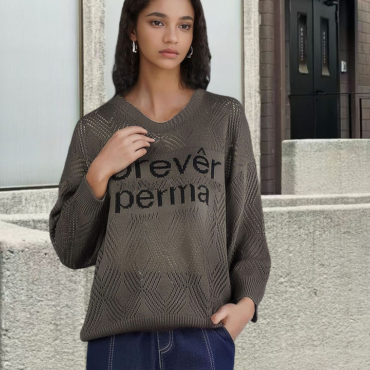 Trendy knitted sweater for women with a creative honeycomb pattern and a textured detail Lune London