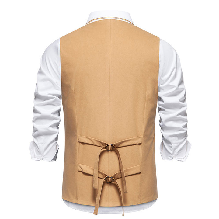Elegant vests for men with a modern design and practical pockets Lune London