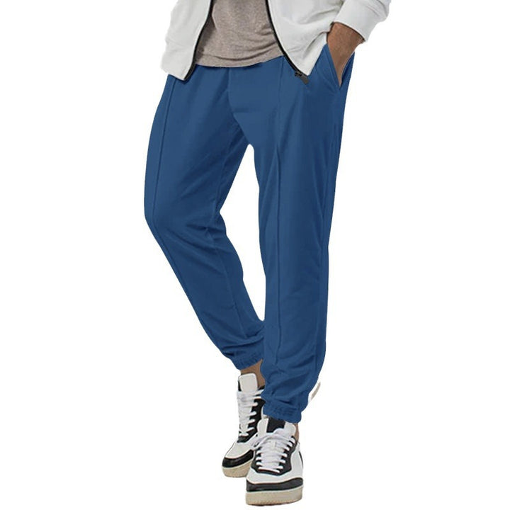 Casual sports pants for men with elastic waistband and practical side pockets Lune London