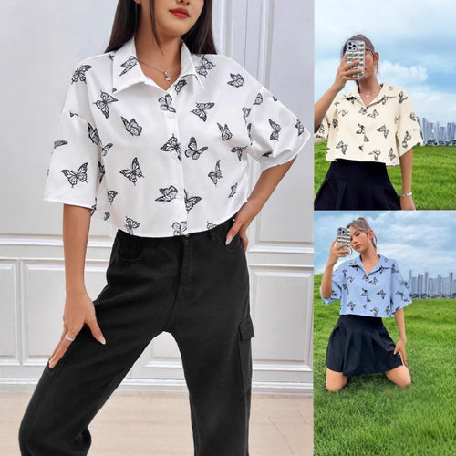 Short sleeve shirt for women with butterfly pattern and relaxed fit Chic und Stil