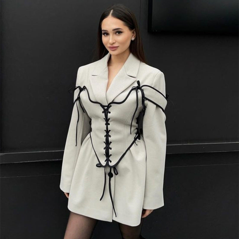 Chic and stylish tailored blazer for women
