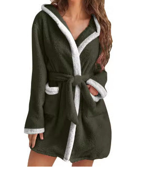 Ladies Cozy Fleece Bathrobe with Hood and Practical Pockets Lune London