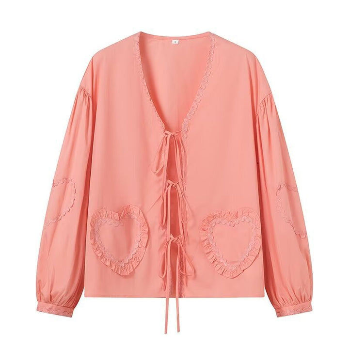Blouse ludique pour femmes avec applications en forme de cœur et détails froncés Chic & Stil