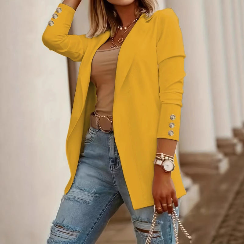 Veste élégante pour femmes avec des boutons glamour et une coupe cintrée Lune London