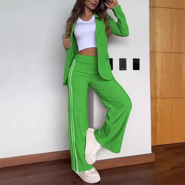 Ladies Elegant loungewear set with oversized blazer and high-waisted pants Lune London