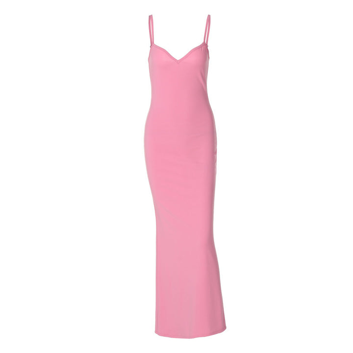 Elegant maxi dress for women with spaghetti straps and a flattering cut for the silhouette Lune London