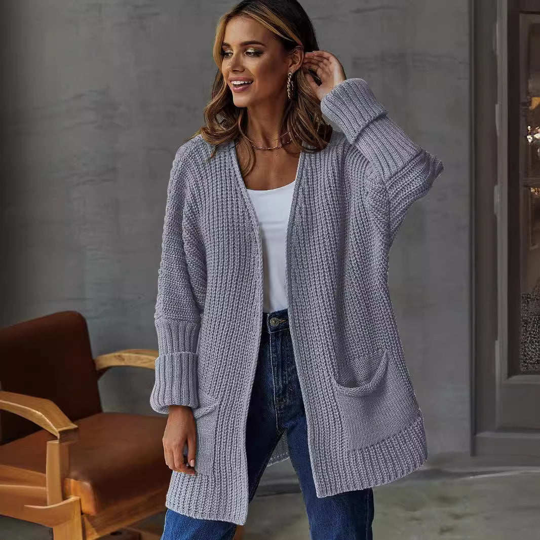 Chunky knit cardigan for women with practical pockets and oversized cut Lune London