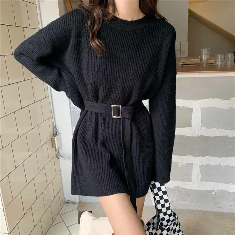 Robe en tricot pour femmes avec ceinture à la taille et coupe ample Chic & Stil
