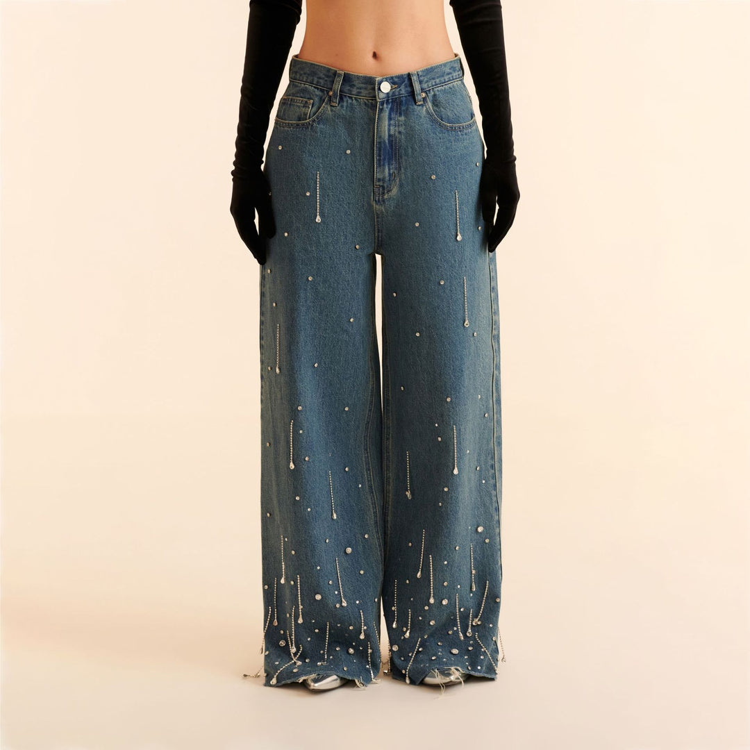 Ladies wide jeans with sparkling pearl accents and a chic casual design