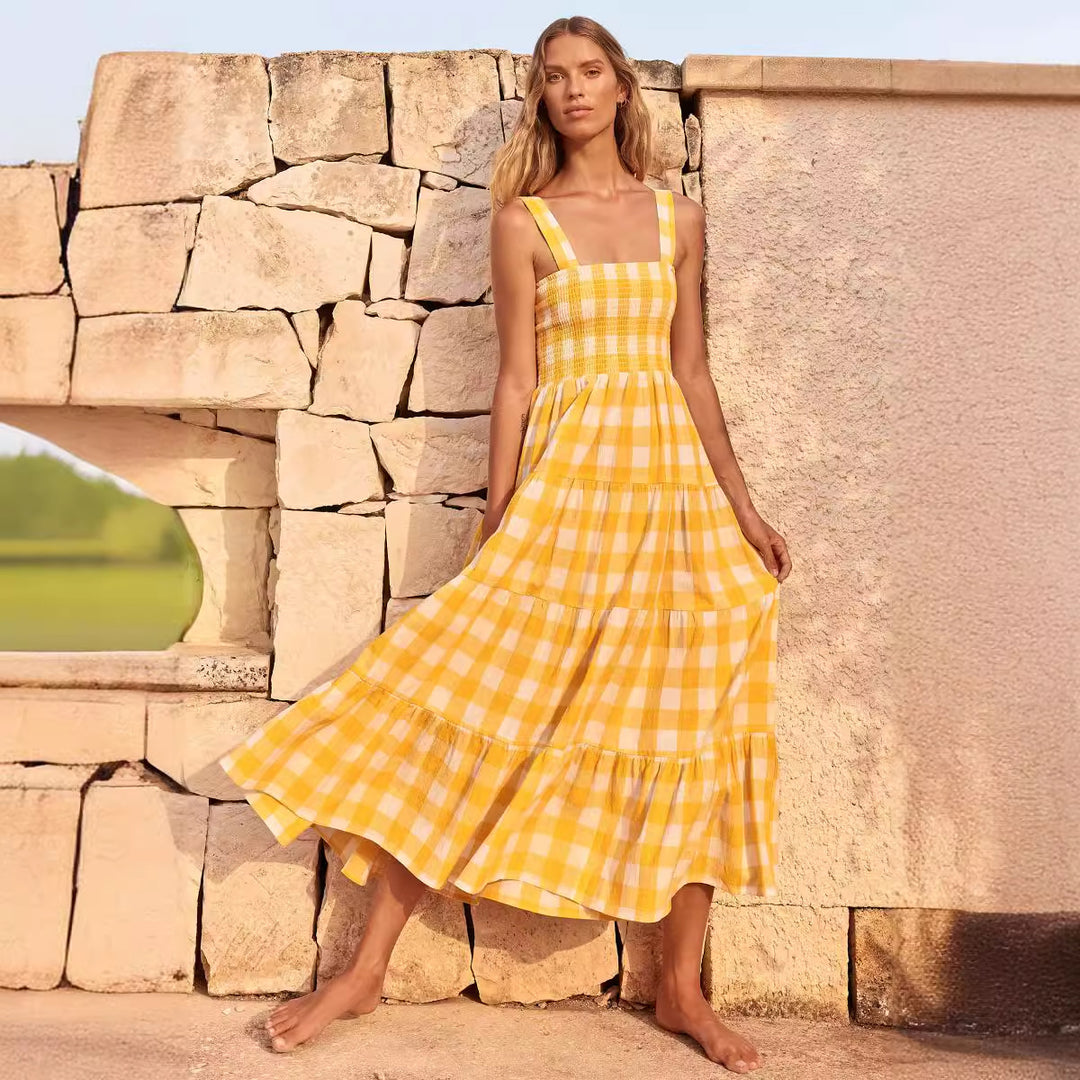 Chic & Stil Women's Summer Maxi Dress with Plaid Pattern and Flowing Cut