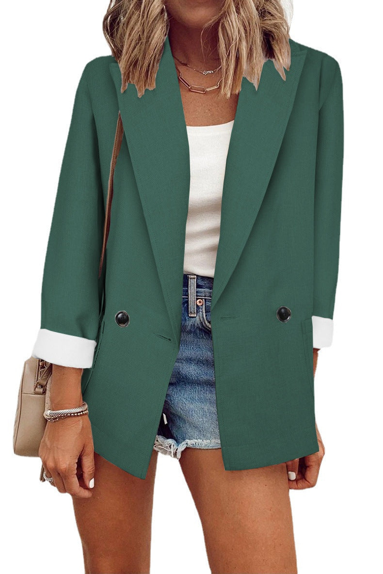 Trendy oversized jacket for women with a sleek design and elegant button details Lune London